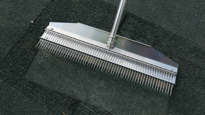 Râteau en acier spécial mousse et mauvaises herbes