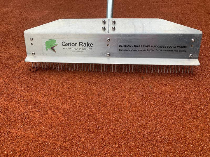 Râteau en acier spécial mousse et mauvaises herbes