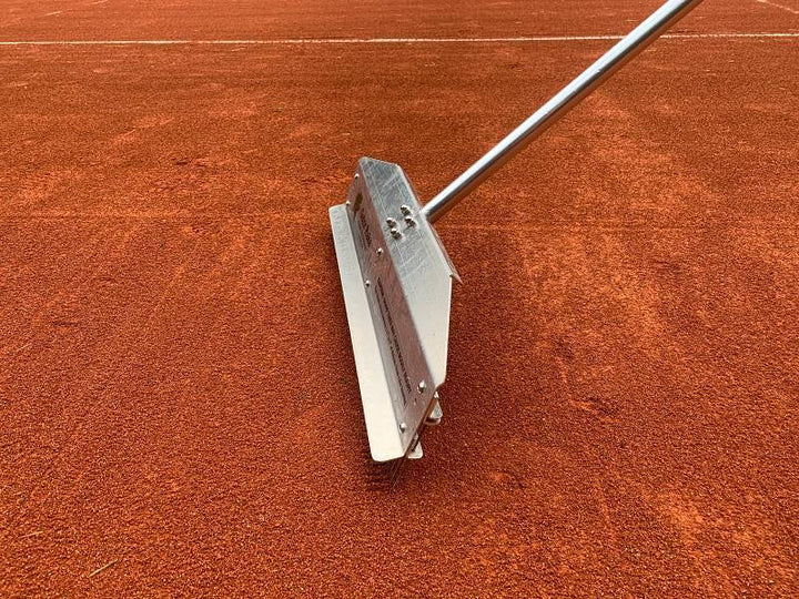 Râteau en acier spécial mousse et mauvaises herbes