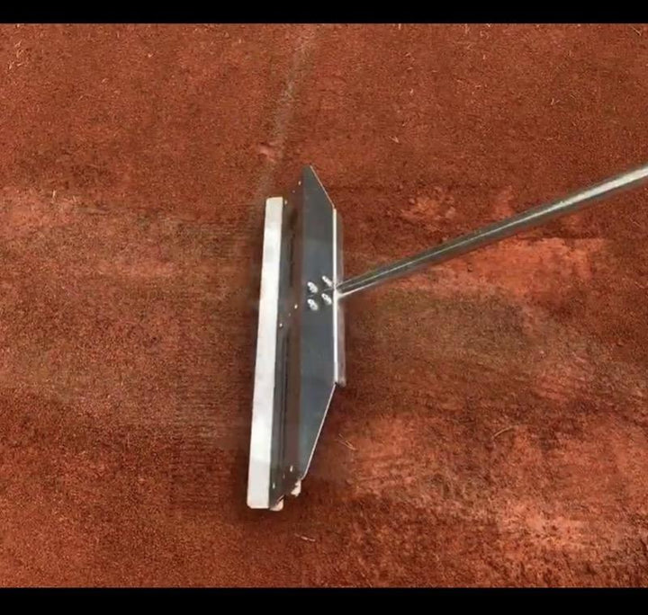 Râteau en acier spécial mousse et mauvaises herbes