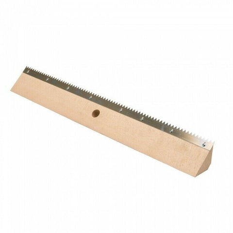 Racloir denté en bois